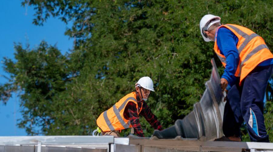 Professional gutter cleaning in Shoshone, CA